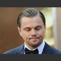 Leonardo DiCaprio mem zamknięte oczy