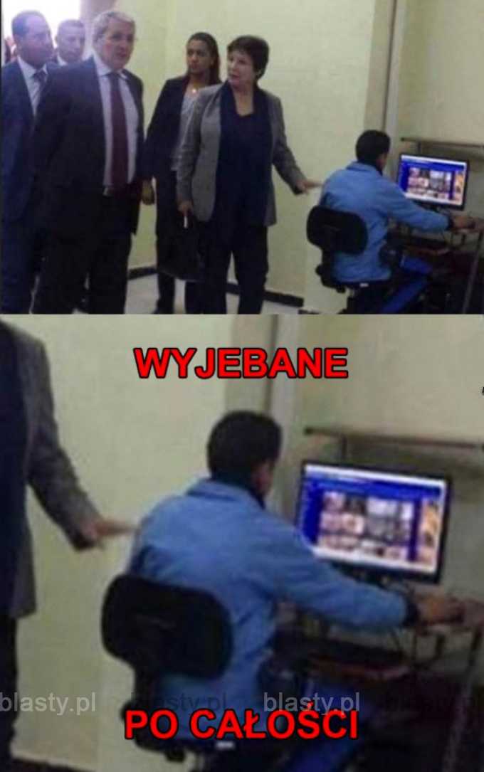 Koleś w Egipcie ogląda porno w trakcie wizyty ministra edukacji.