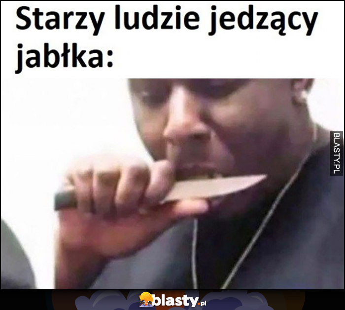 Starzy ludzie jedzący jabłka z nożem