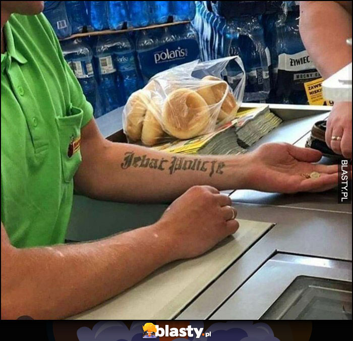 Kasjer w biedronce tatuaż jechać policję dziara wydziarane