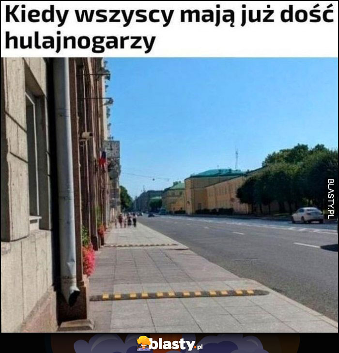 Kiedy wszyscy mają już dość hulajnogarzy progi zwalniające na chodniku