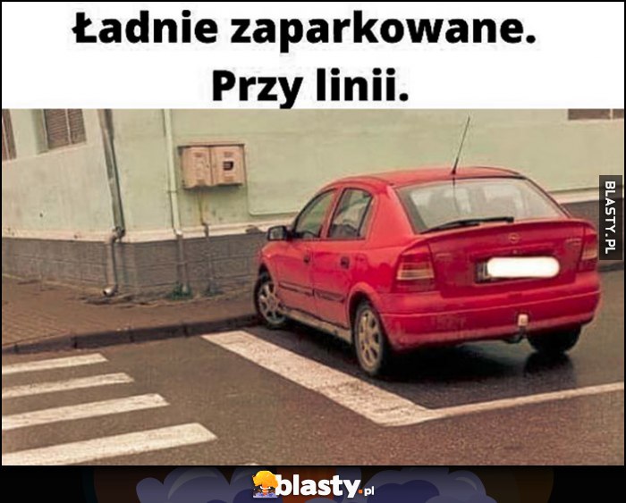 Ładnie zaparkowane przy linii auto stoi przy linii stopu