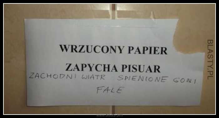 Wrzucony papier zapycha pisuar