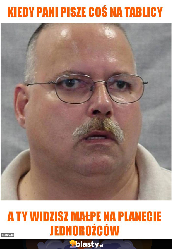 kiedy pani pisze coś na tablicy