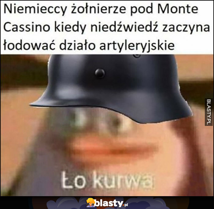 Niemieccy żołnierze pod Monte Cassino kiedy niedźwiedź zaczyna ładować działo artyleryjskie