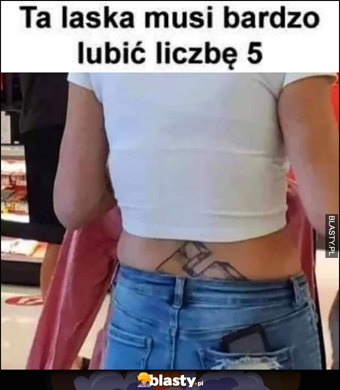 Ta laska musi bardzo lubić liczbę 5 swastyka tatuaż